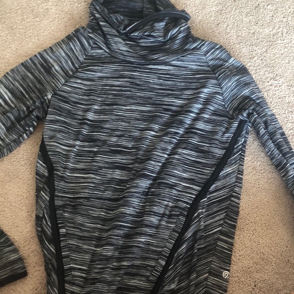 Champion Tops - Athletic Sweatshirt